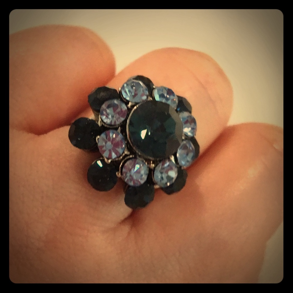 💍 Flower 🌸 Cocktail Ring - Picture 3 of 3